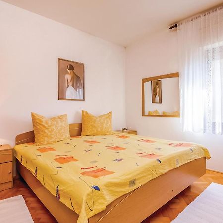 Beautiful Apartment In 诺维·维诺多尔斯基 外观 照片