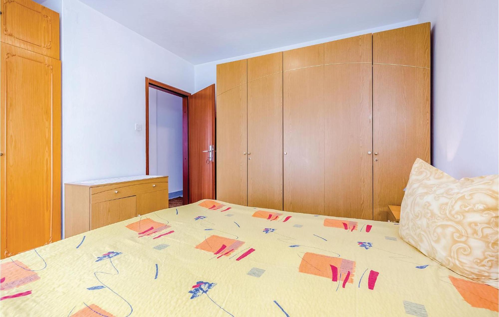 Beautiful Apartment In 诺维·维诺多尔斯基 外观 照片
